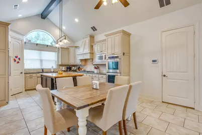 711 Flamingo Circle, Burleson, TX 76028 - Photo 14