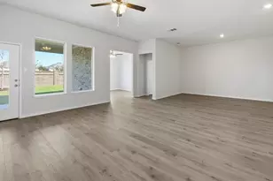 7074 Bison Creek Ln, Garland, TX 75043 - Photo 8