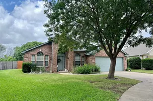 5776 Falcon Ridge Ct, Haltom City, TX 76137 - Photo 1