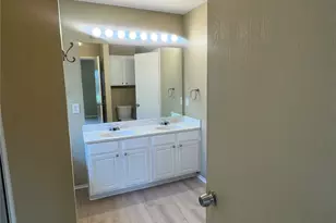 908 Cedar Ridge Ln, Burleson, TX 76028 - Photo 12
