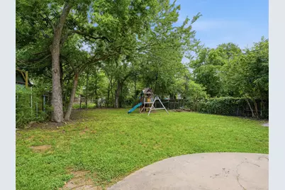 304 W Texas Street, Denison, TX 75020 - Photo 26