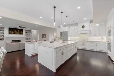 302 W Charlottesville Avenue, Colleyville, TX 76034 - Photo 10