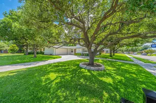 12050 High Meadow Ct, Dallas, TX 75234 - Photo 2
