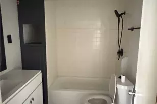 1428 E Garnett St, Gainesville, TX 76240 - Photo 4