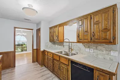 2202 Canyonwood Drive, Arlington, TX 76012 - Photo 10