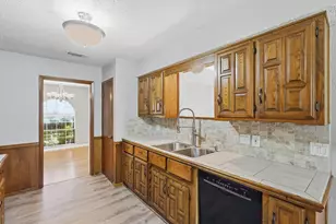 2202 Canyonwood Dr, Arlington, TX 76012 - Photo 10