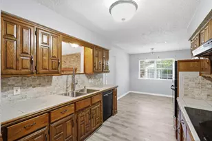 2202 Canyonwood Dr, Arlington, TX 76012 - Photo 8