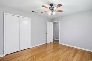 2202 Canyonwood Dr, Arlington, TX 76012 - Photo 14