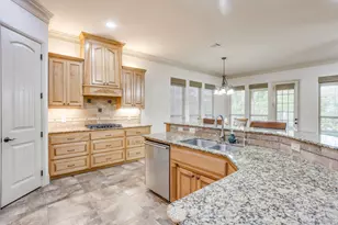 2304 Marseilles Ct, Granbury, TX 76048 - Photo 8