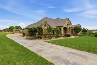 6900 Breezy Bluff Court, Fort Worth, TX 76126 - Photo 2