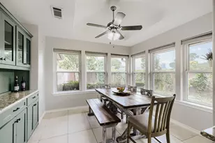 6033 Daven Oaks Dr, Dallas, TX 75248 - Photo 10