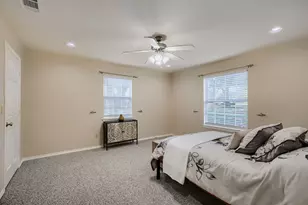 6033 Daven Oaks Dr, Dallas, TX 75248 - Photo 20