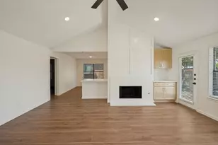 1637 Crosshaven Dr, Lewisville, TX 75077 - Photo 4