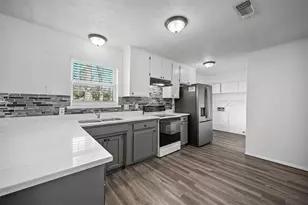 2018 S Center St, Arlington, TX 76010 - Photo 6