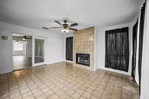 2018 S Center St, Arlington, TX 76010 - Photo 10