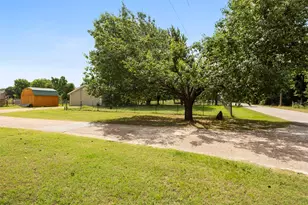 5729 County Rd 402, Grandview, TX 76050 - Photo 6