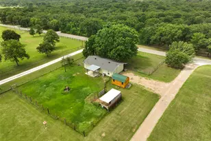 5729 County Rd 402, Grandview, TX 76050 - Photo 28