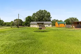 5729 County Rd 402, Grandview, TX 76050 - Photo 24