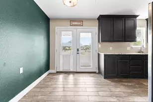 5729 County Rd 402, Grandview, TX 76050 - Photo 14
