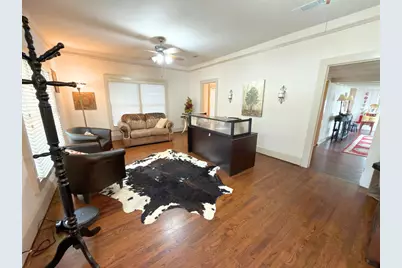 902 W Pearl Street, Granbury, TX 76048 - Photo 4
