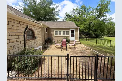 902 W Pearl Street, Granbury, TX 76048 - Photo 20