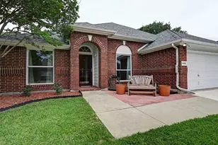 5456 Glen Canyon Rd, Fort Worth, TX 76137 - Photo 2