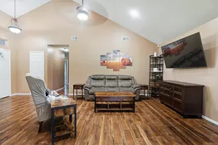 525 York St, Paris, TX 75460 - Photo 4
