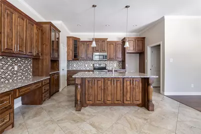5500 Ledgestone Drive, Fort Worth, TX 76132 - Photo 4