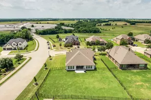 1601 Bearpath Wy, Gunter, TX 75058 - Photo 2