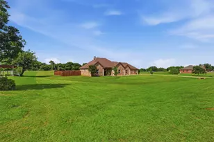2425 Pecan Springs Rd, Cleburne, TX 76031 - Photo 4