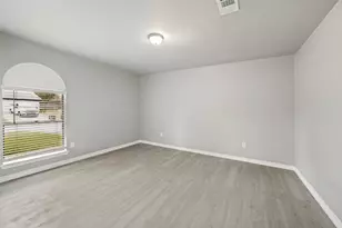 2105 Cottie Ln, Arlington, TX 76010 - Photo 4