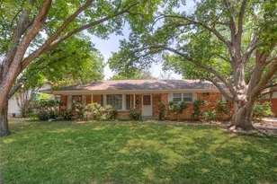6948 Valhalla Rd, Fort Worth, TX 76116 - Photo 2