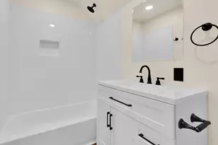 1219 S Travis St, Sherman, TX 75090 - Photo 22