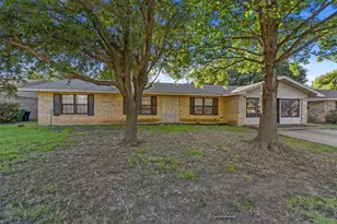 1219 Stanley St, Denton, TX 76201 - Photo 2