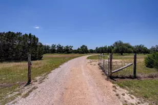15425 Fitzhugh Rd, Dripping Springs, TX 78620 - Photo 4