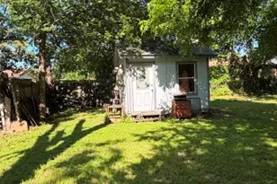 504 W Wardville St, Cleburne, TX 76033 - Photo 22