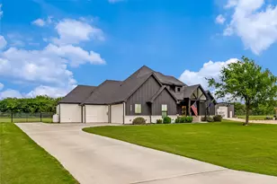 2037 Sunset Rdg Dr, Weatherford, TX 76087 - Photo 2