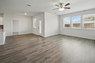 7054 Bison Creek Ln, Garland, TX 75043 - Photo 8