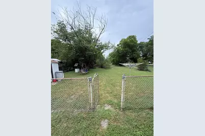 2122 Fort Worth Street, Grand Prairie, TX 75050 - Photo 12