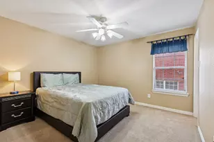 1200 Cedar Valley Dr, Irving, TX 75063 - Photo 32