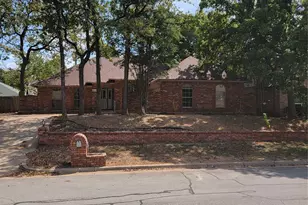 4904 Saddleback Rd, Arlington, TX 76017 - Photo 2