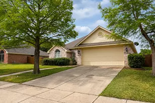 1806 Sand Stone Dr, Sanger, TX 76266 - Photo 2
