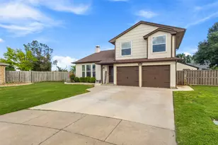 8800 Crestbrook Dr, Fort Worth, TX 76179 - Photo 2