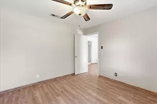 6609 Emily Dr, Watauga, TX 76148 - Photo 14