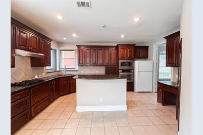 10330 Sandbar Drive, Irving, TX 75063 - Photo 2