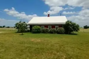 2670 Canaan Church Rd, Crawford, TX 76638 - Photo 2