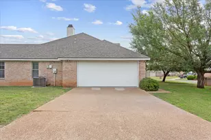 10136 Aragon Dr, Waco, TX 76708 - Photo 4