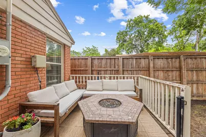 114 E Ireland Drive, Irving, TX 75062 - Photo 34