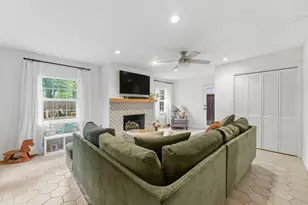 114 E Ireland Dr, Irving, TX 75062 - Photo 18