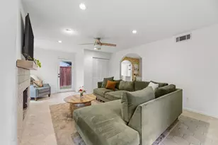 114 E Ireland Dr, Irving, TX 75062 - Photo 20